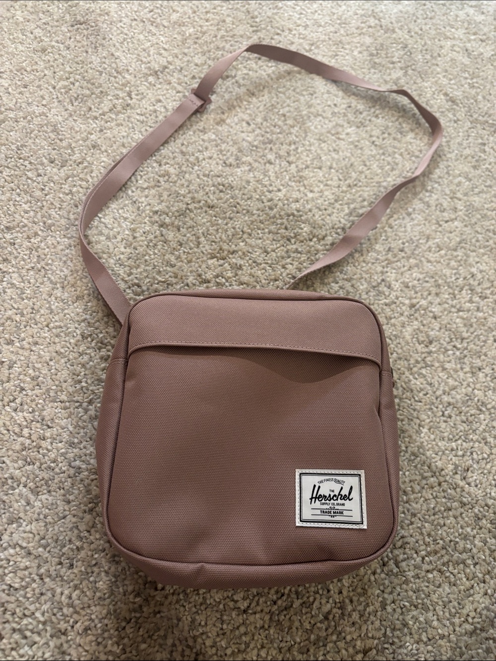 Herschel Supply Company Crossbody Bag in Dusty Mauve